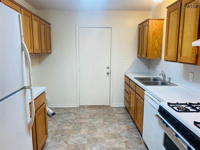 Building Photo - 4107 Latricia Ln