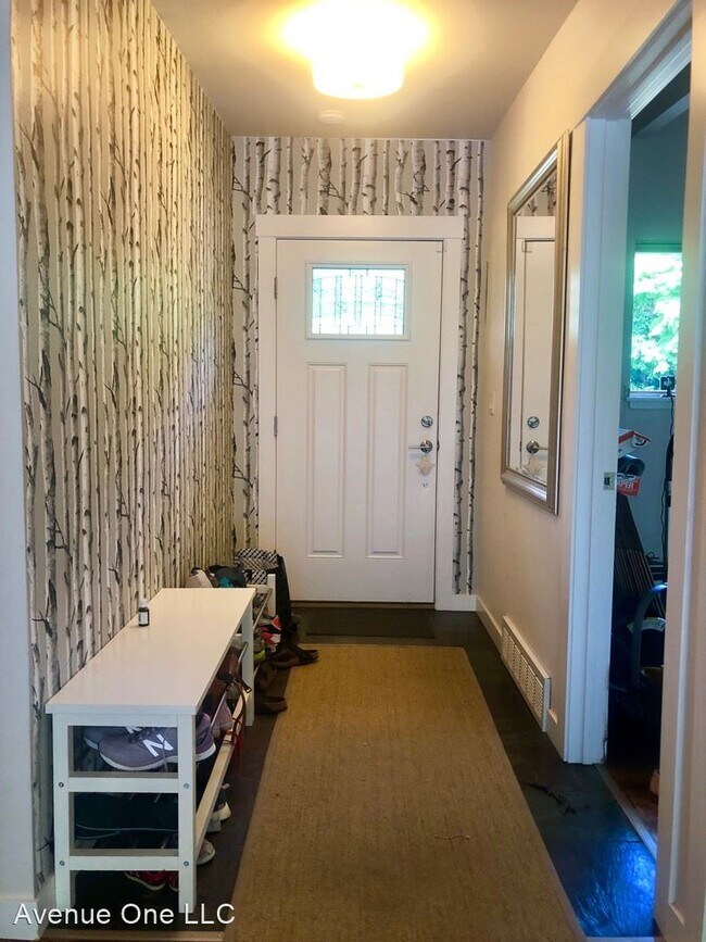 Foto del edificio - 5 br, 2 bath House - 8414 55th Avenue South