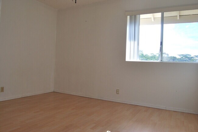 Building Photo - 95-510 Wikao St. #C304