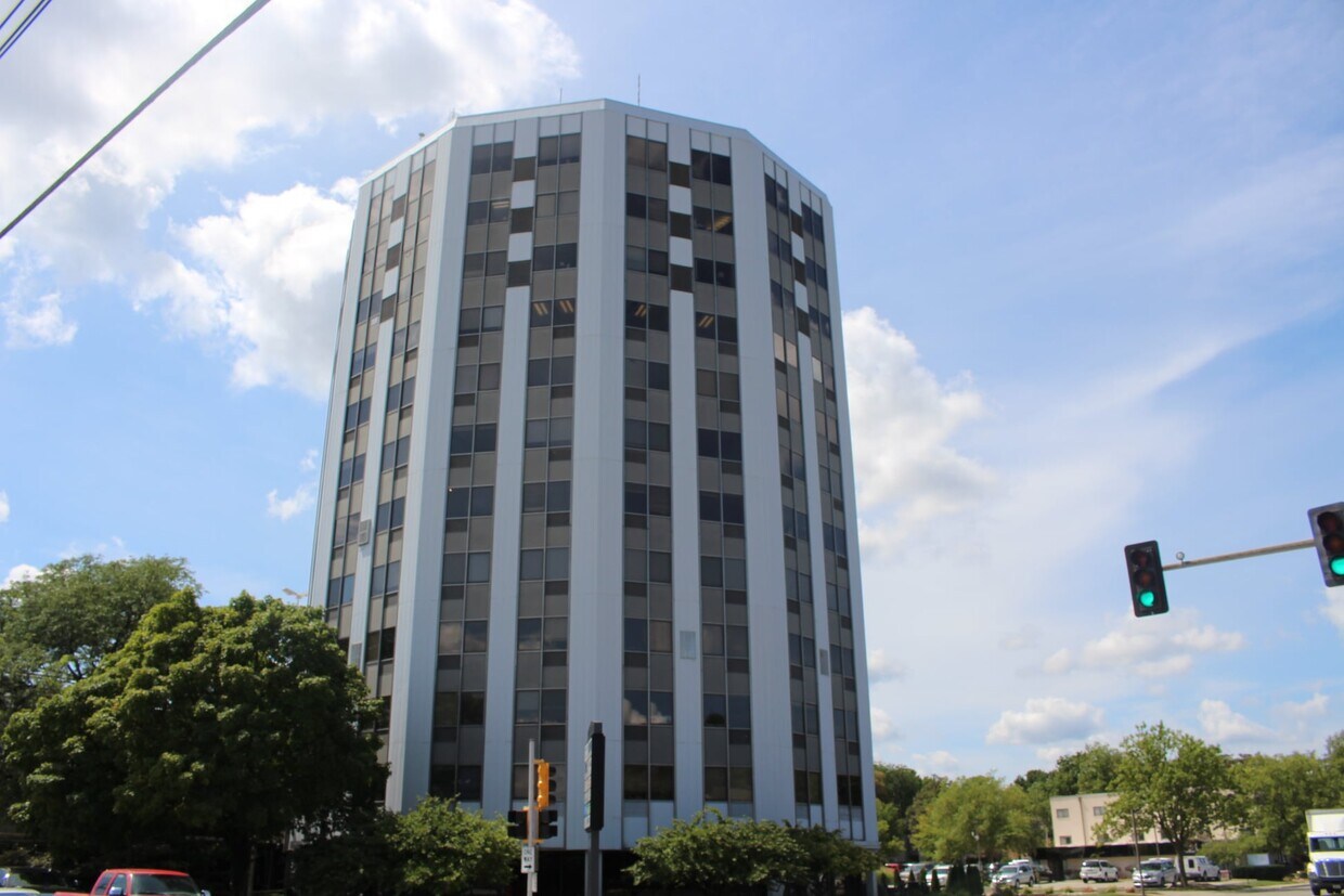 Main - 201 W Springfield Ave