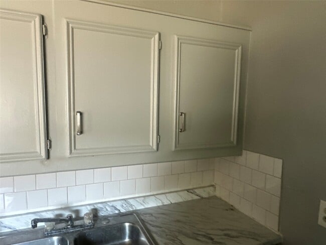 Building Photo - 5409 Suez St