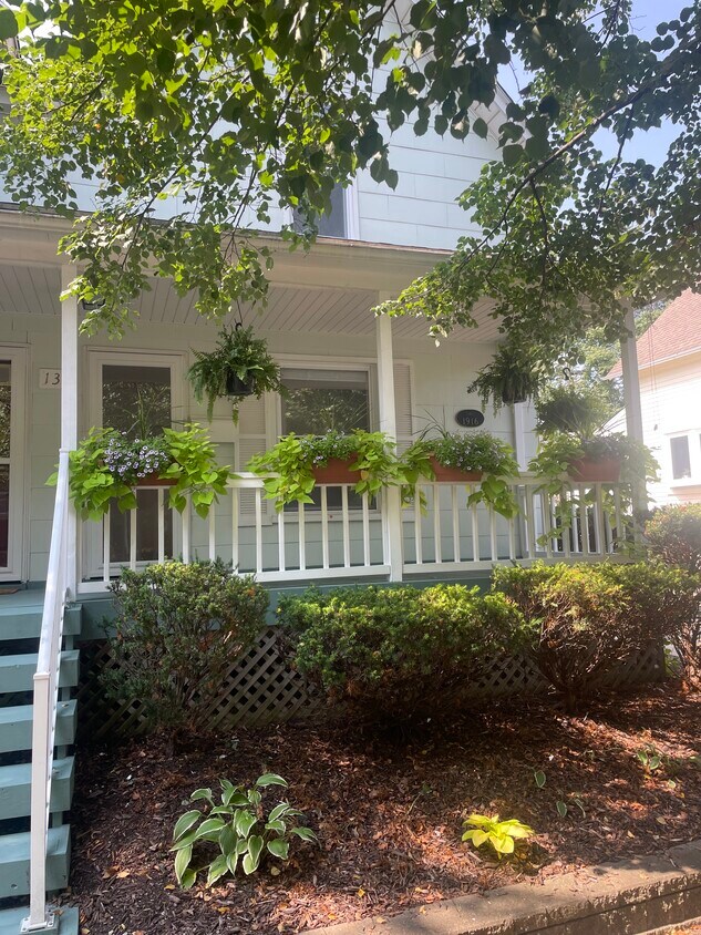 Front Porch - 137 Muir Rd
