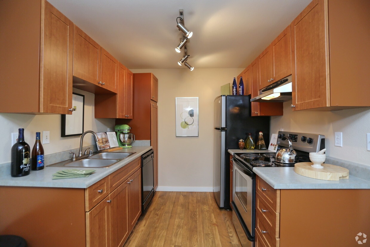 BluWater Apartments Everett, WA