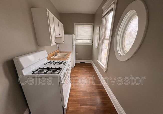 Building Photo - 411 W Williams St