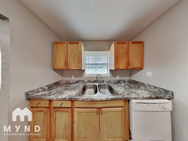 Foto del edificio - 1701 Cardinal Dr