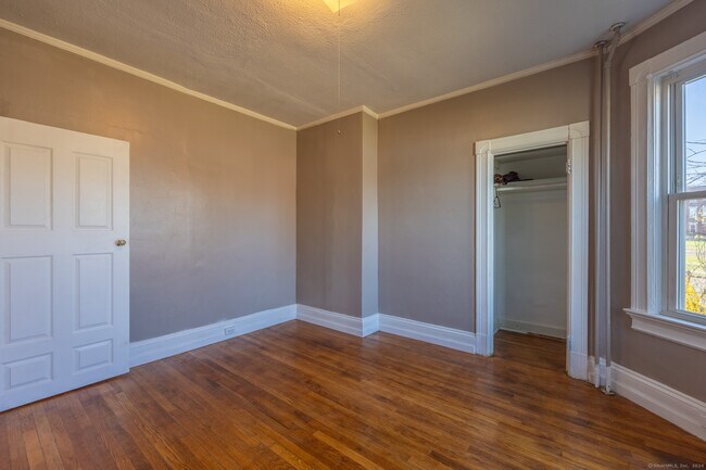 Foto del edificio - 118-120 Westland St