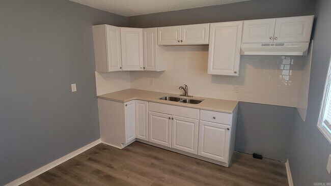 Foto del edificio - 41 Hiland Pl