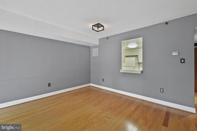 Building Photo - 1530 Key Blvd