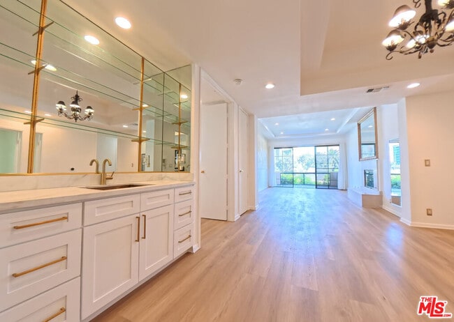 Building Photo - 234 S Gale Dr