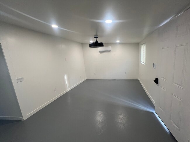Building Photo - 8119 McNulty Ave