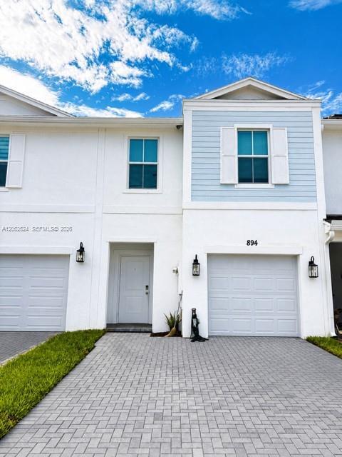 Building Photo - 894 NE Trailside Run