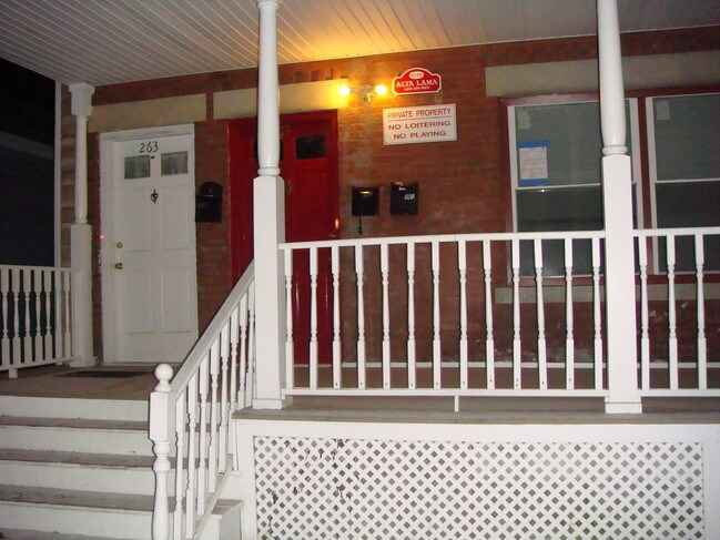 Building Photo - 263 2nd St