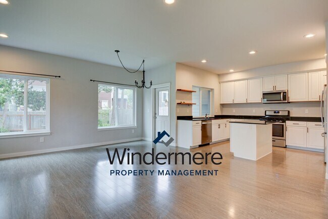 Foto del edificio - Newer Build 3 Bedroom 2.5 Bathroom Townhome