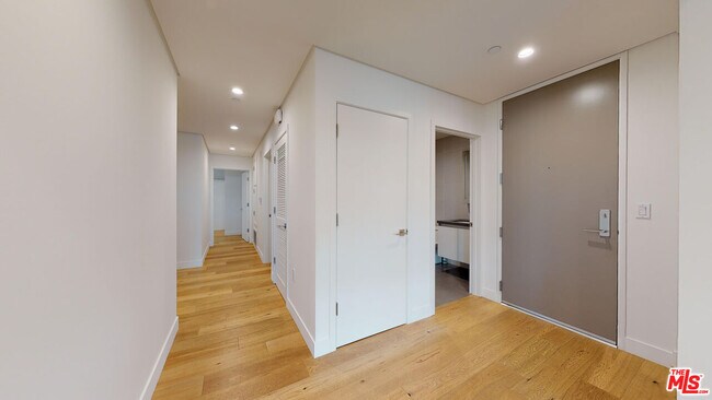 Foto del edificio - 938 Orange Grove Ave