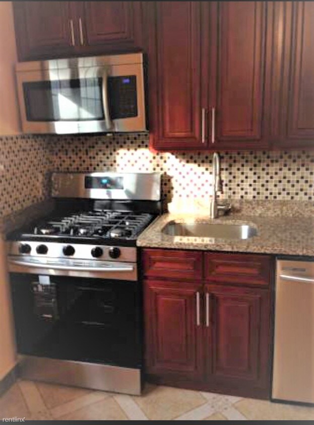 Foto del edificio - 6411 65th St