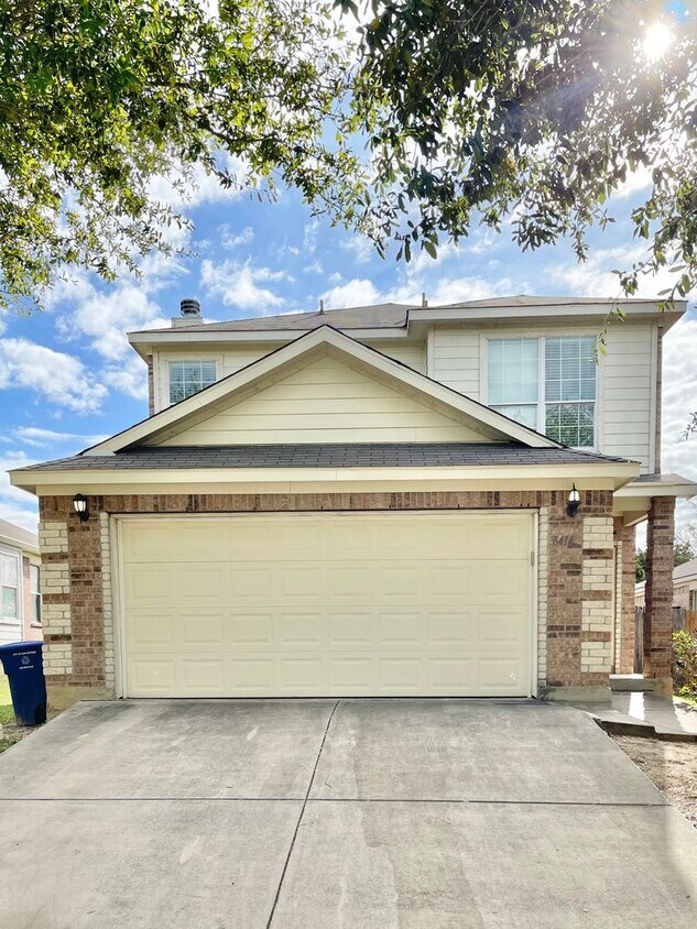 Primary Photo - Spacious Rental Home!