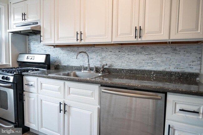 Building Photo - 1122 Saint Agnes Ln