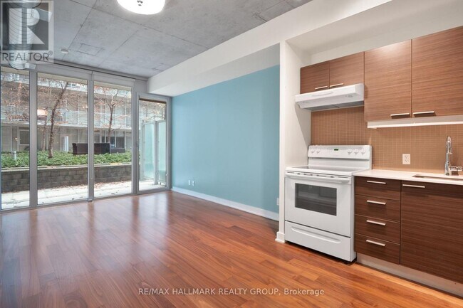 Photo du bâtiment - 354 Gladstone Ave