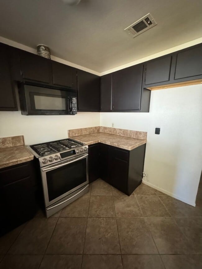 Building Photo - REDLANDS CA