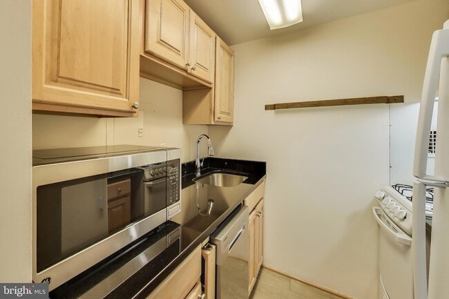 Foto del edificio - 4 Monroe St