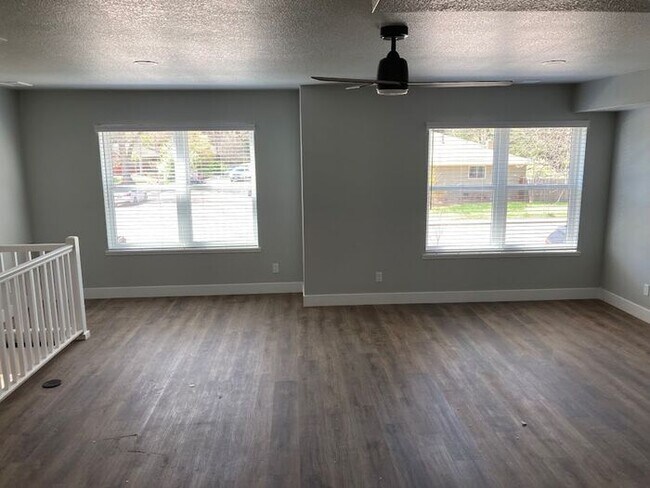 Foto del edificio - Brand New Condo in Central Fort Collins