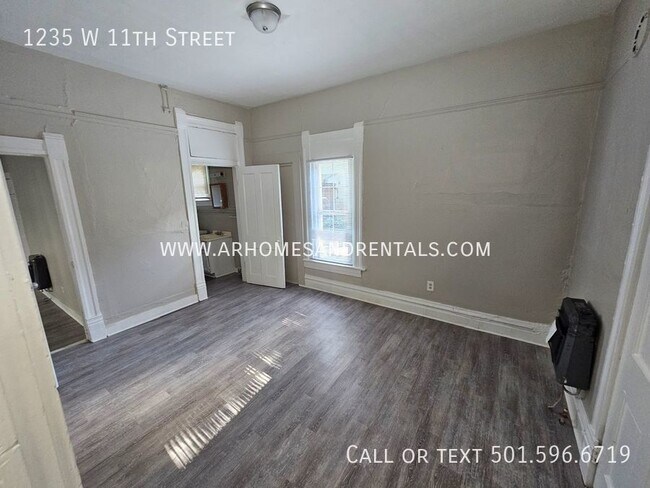 Building Photo - 1235 W 11th St