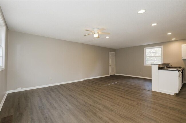 Building Photo - 3520 Ruby H Harper Blvd SE