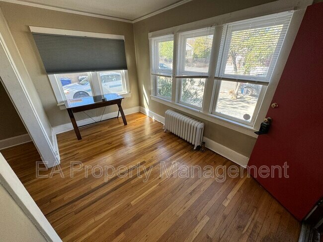 Foto del edificio - 114 Maple St NE