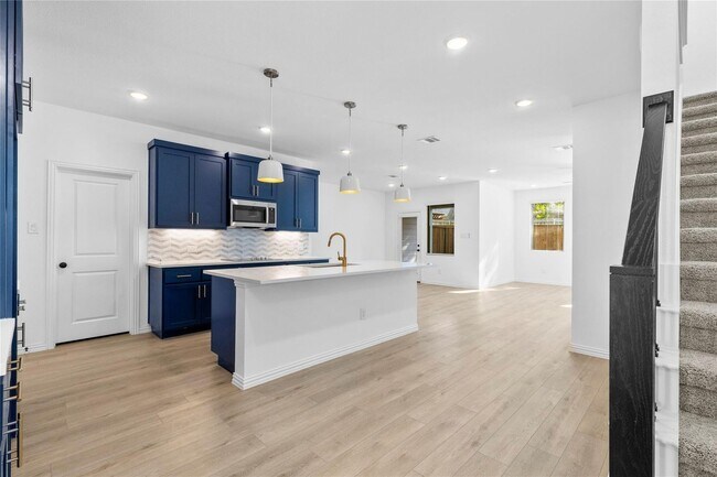 Foto del edificio - Brand-New 2025 Home in Gated Community Near Downtown Dallas