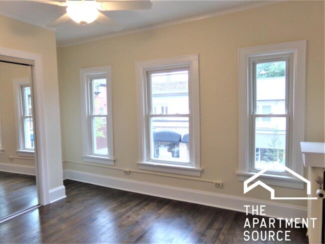 Building Photo - 809 Elm St