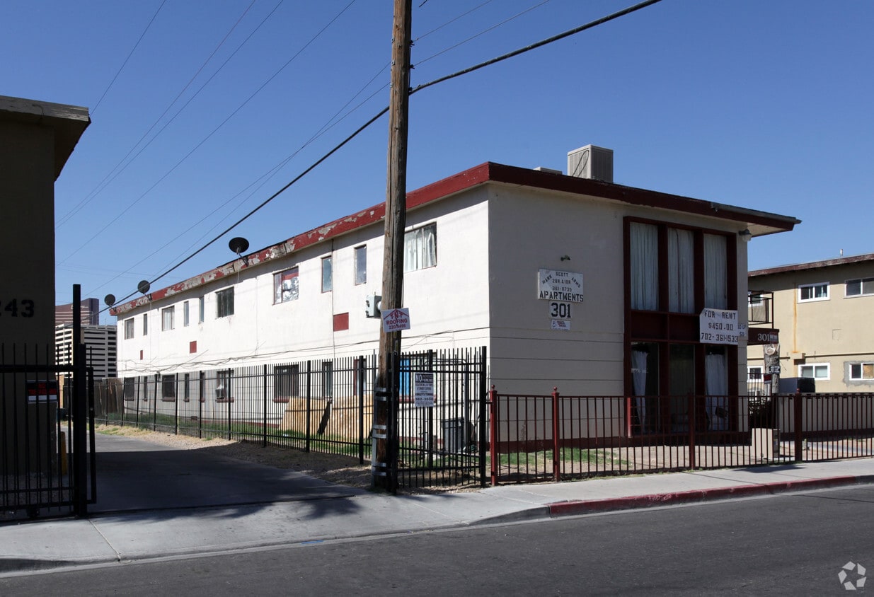 Building - 301 W Cleveland Ave