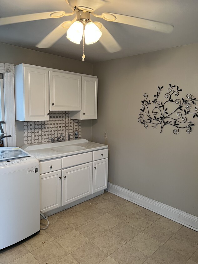 932 Lynwood Ave Unit Apt 2, Wheeling, WV 26003 Apartments in