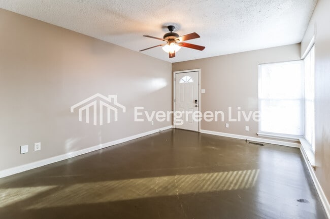 Foto del edificio - 5024 Lynn Ln