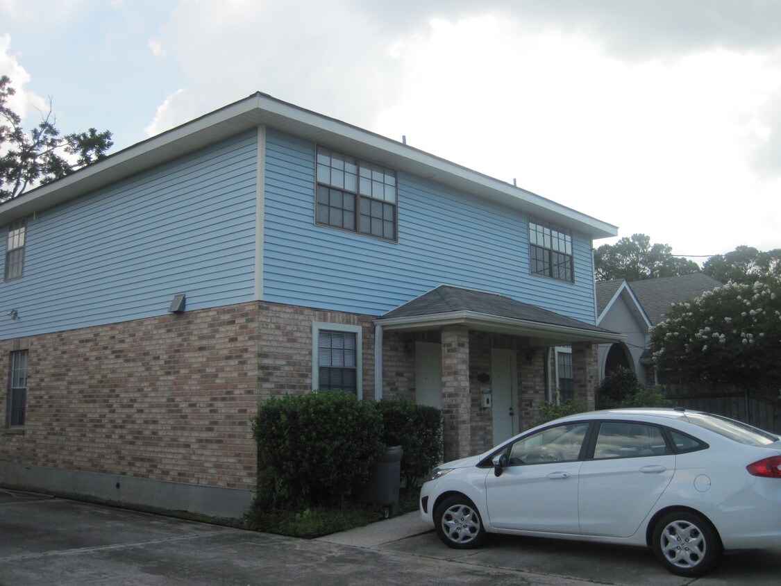 3710 Civic St, Metairie, LA 70001 Townhome Rentals in Metairie LA