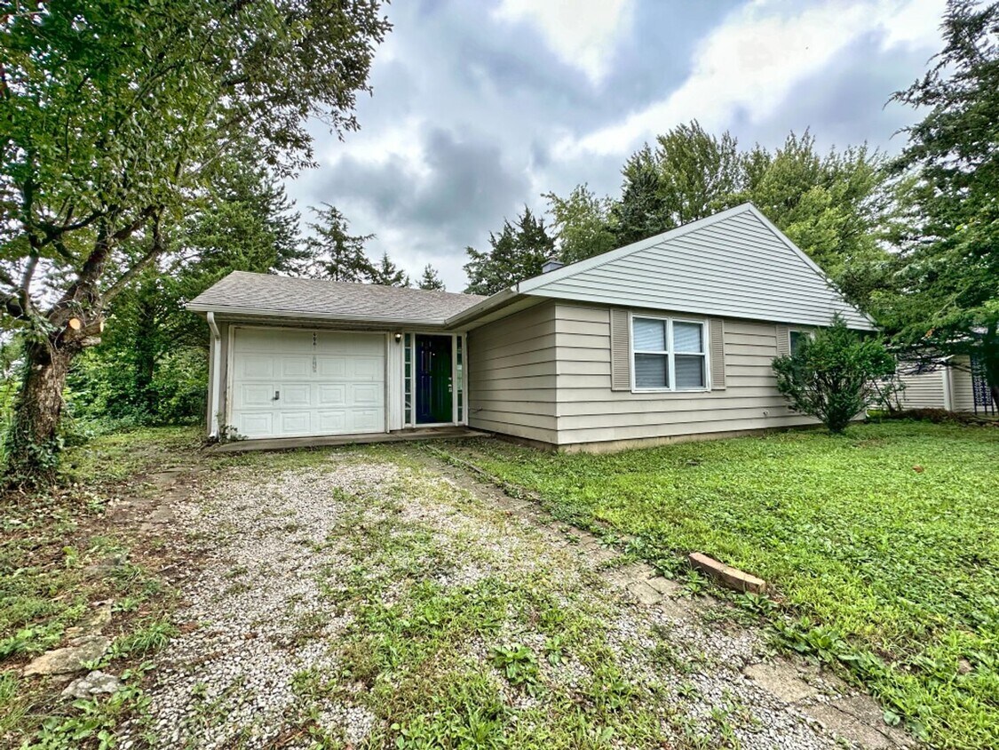 9961 Catalina Dr, Indianapolis, IN 46235 House Rental in Indianapolis