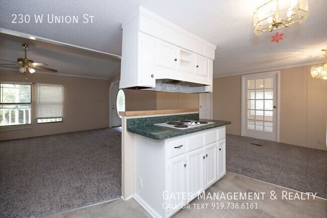 Foto del edificio - 230 W Union St