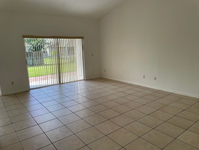 Foto del edificio - 4448 NW Bighorn Ave