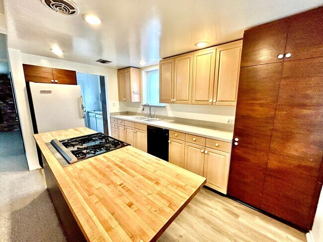 Foto del edificio - 3 Bed 2 Bath House