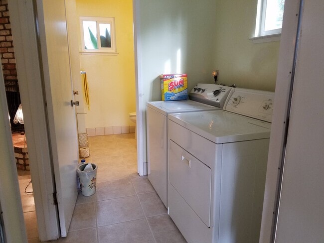 Foto del edificio - 2650 Bloomfield Ct