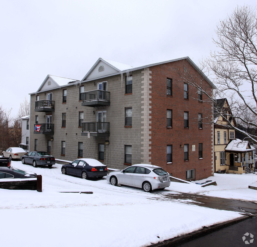 Building Photo - 110-112 Comstock Ave