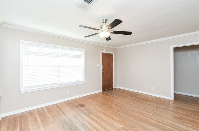 Building Photo - 1009 Tabor St