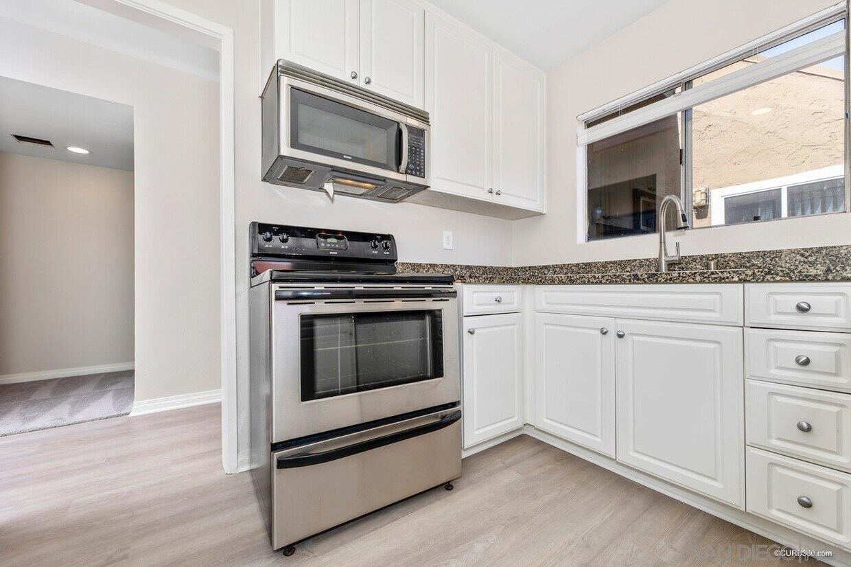 Primary Photo - 17099 W Bernardo Dr