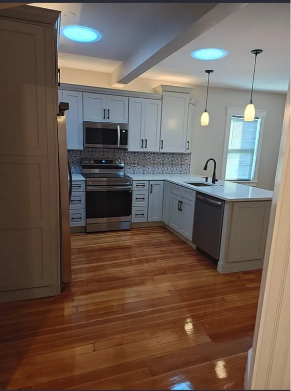 Building Photo - 1388 Central St