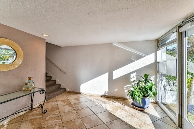 Building Photo - 1250 E Ocean Blvd