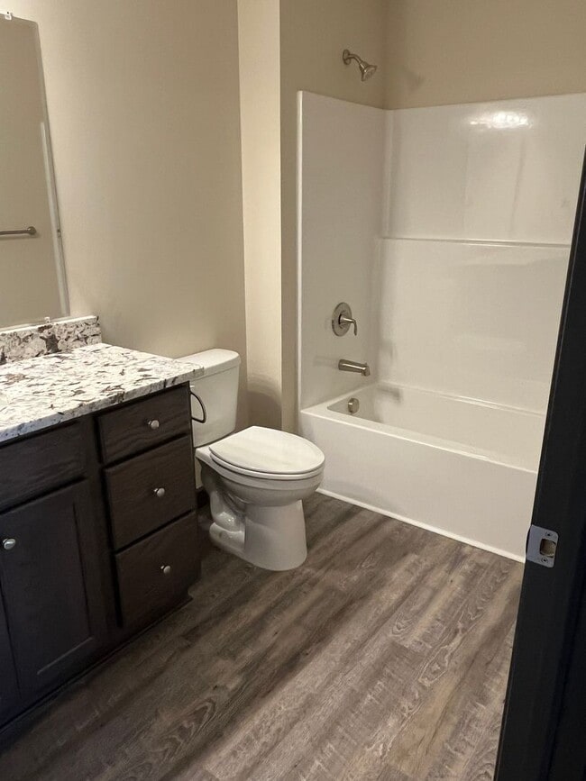 Foto del edificio - 5062 Catawba Pl Ln