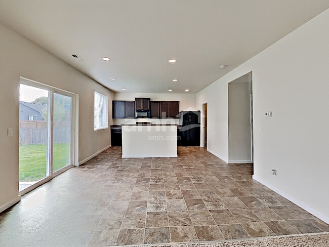 Foto del edificio - 1760 Chinook Ave