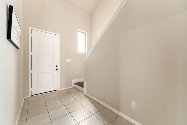 Building Photo - 5014 Aspen Orch Dr