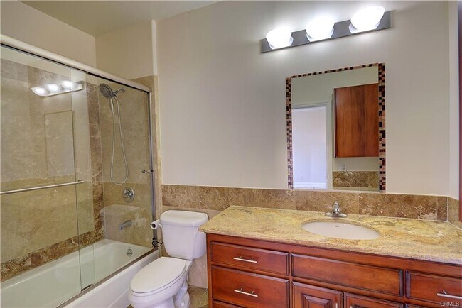 Foto del edificio - 5234 Vantage Ave