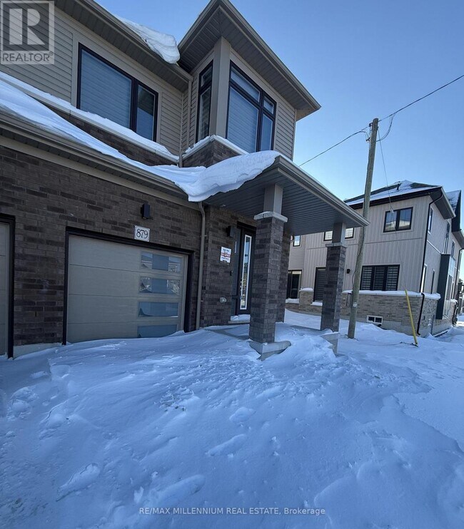 Photo du bâtiment - 879 Douro St