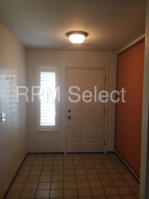 Building Photo - 1640 San Vicente Ave